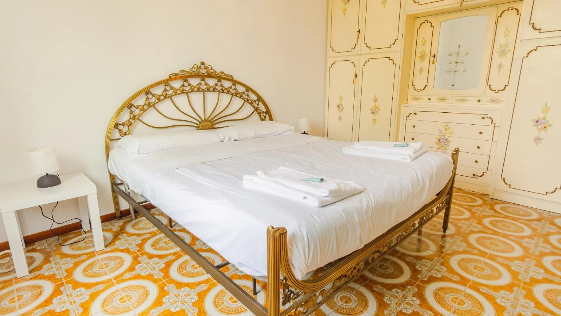 Tra Cielo E Terra - Italian Homing Apartman Desenzano del Garda