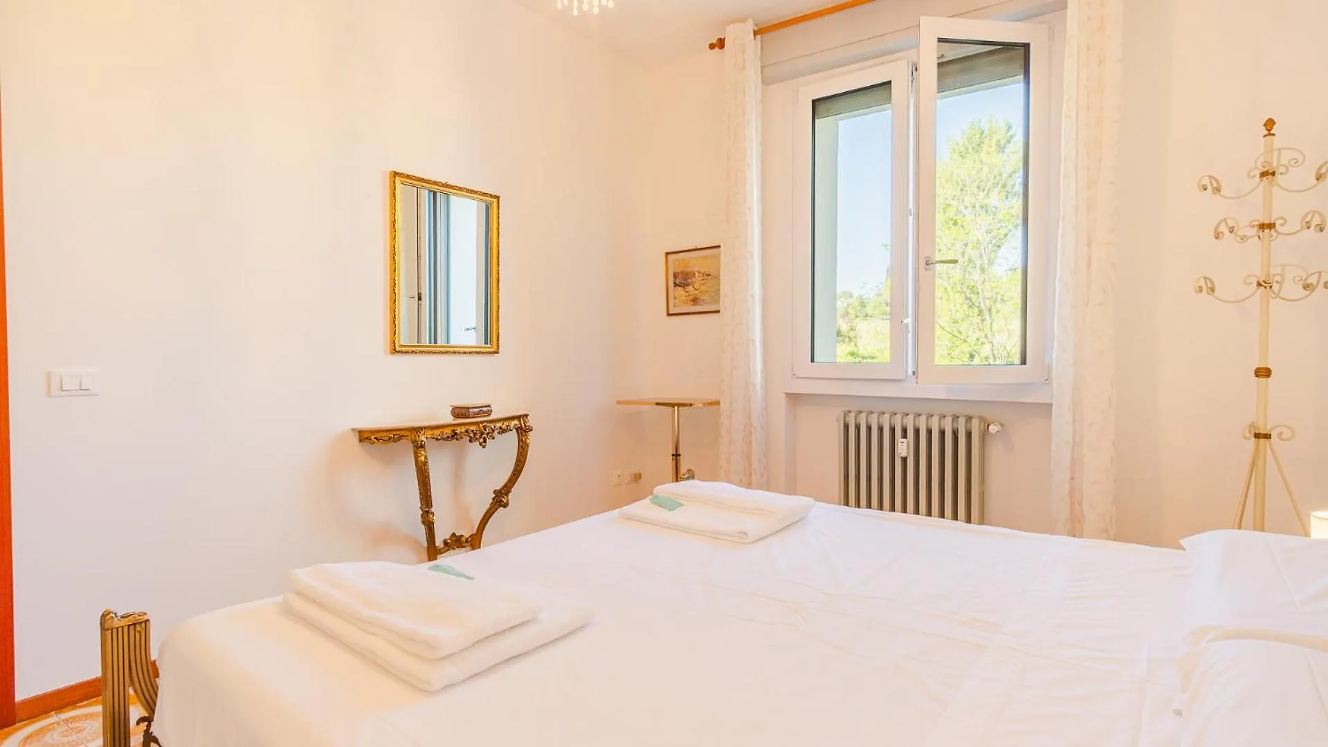 Tra Cielo E Terra - Italian Homing Apartamento Desenzano del Garda